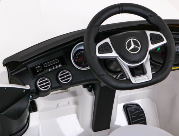 Masinuta electrica pentru copii Mercedes AMG GLC63s 4×4 (5688) Alb